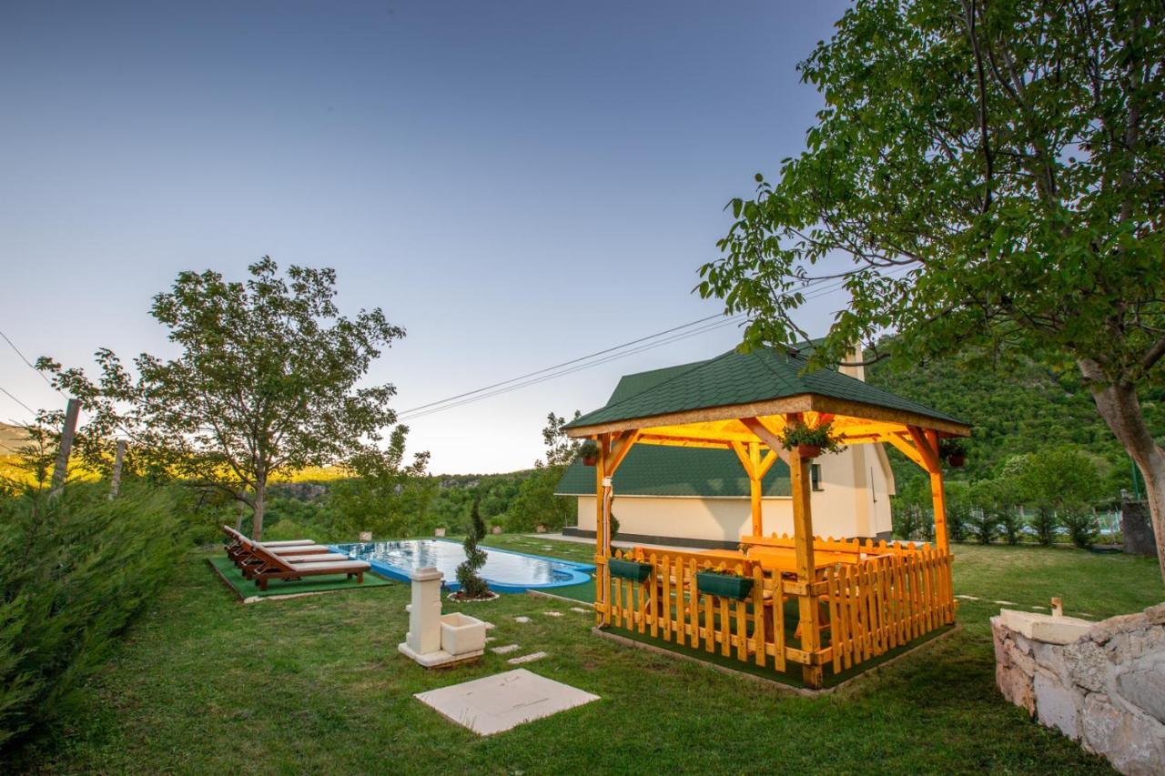 Cozy House Ostrog Guest House Niksic Ngoại thất bức ảnh